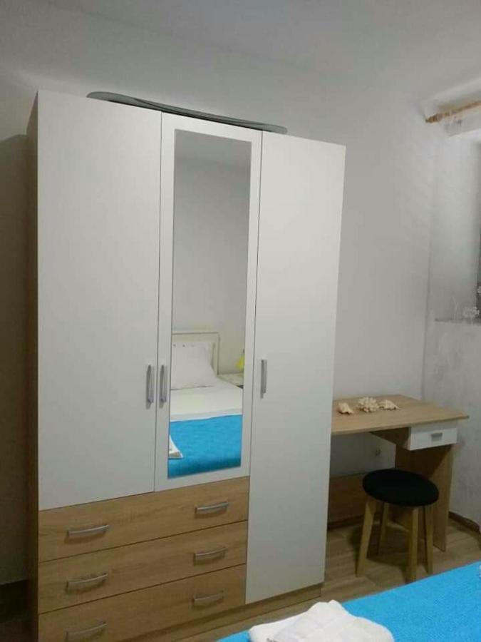Apartment Ruzmarin - Seget Donji, *