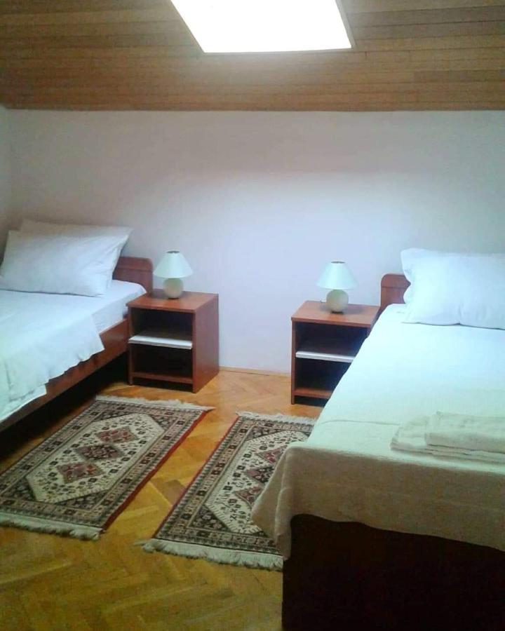 Apartment Ruzmarin - Seget Donji,