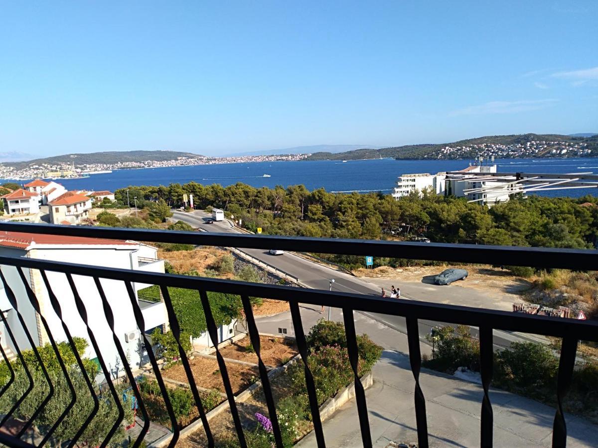 Apartment Ruzmarin - Seget Donji,