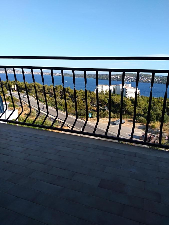 Apartment Ruzmarin - Seget Donji, *